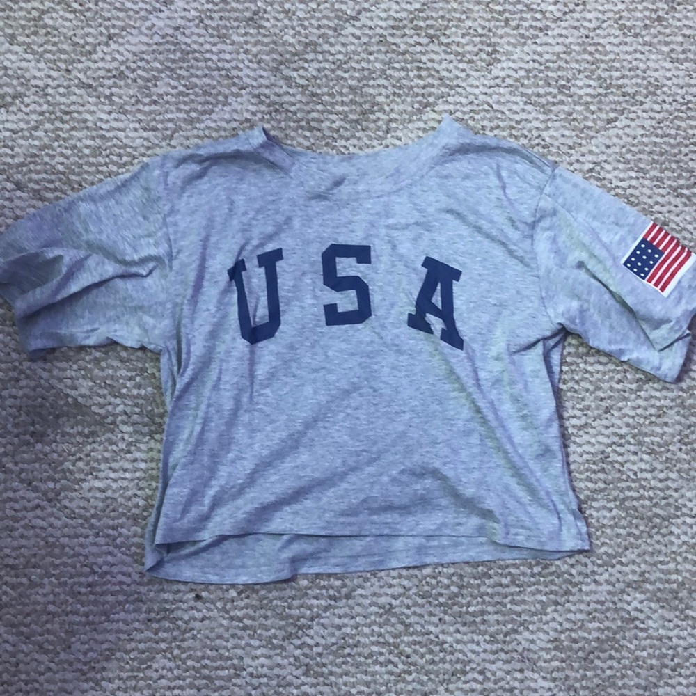 gray USA cropped tshirt